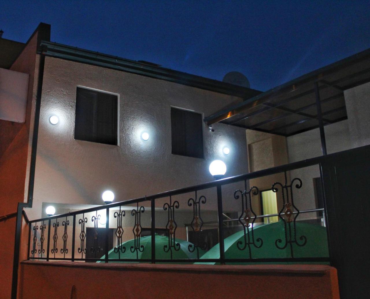 Hotel Elegant 2 Tiflis Exterior foto