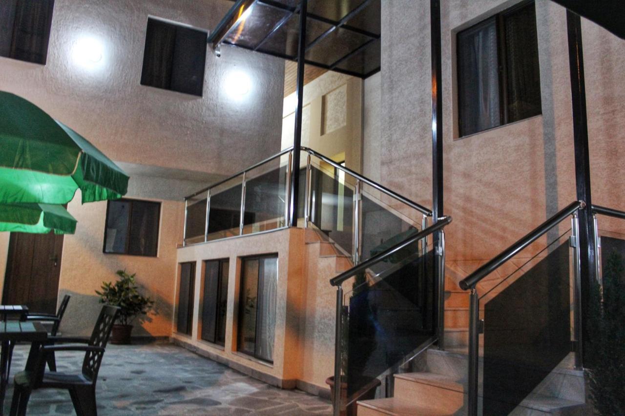 Hotel Elegant 2 Tiflis Exterior foto